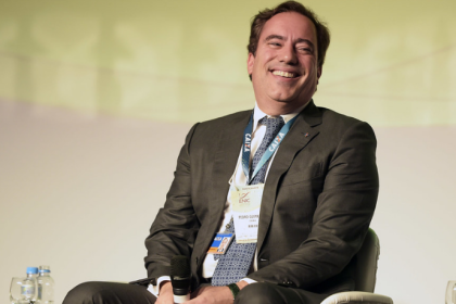 Para Pedro Duarte Guimarães, a natação é essencial no fortalecimento físico e no equilíbrio mental de crianças e adolescentes.