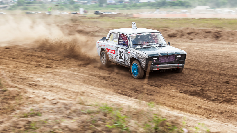 Descubra a adrenalina do rally com as análises exclusivas de Teciomar Abila.