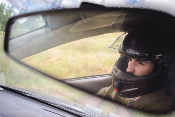 Teciomar Abila mostra a intensidade e a preparação por trás de cada competição de rally.