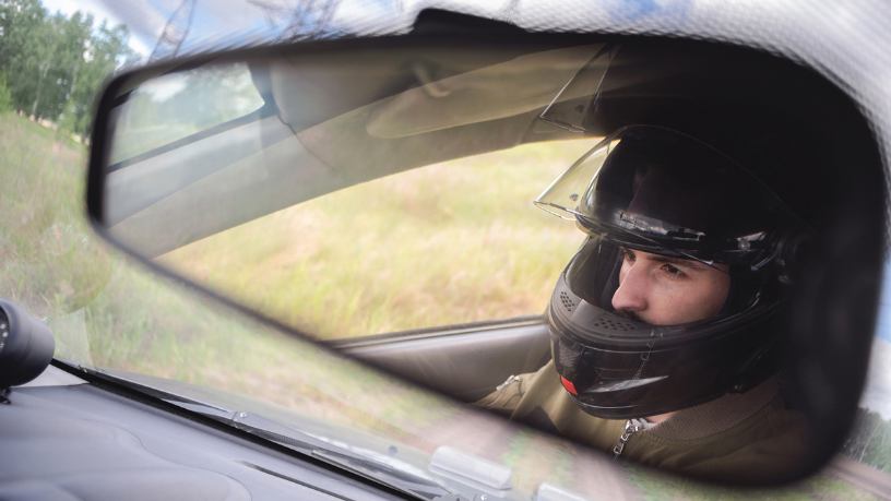 Teciomar Abila mostra a intensidade e a preparação por trás de cada competição de rally.