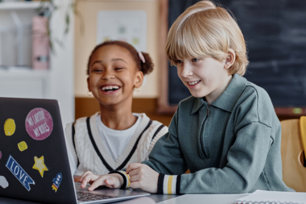 Sergio Bento de Araújo analisa como a tecnologia está a transformar a aprendizagem ao tornar o ensino mais personalizado e eficiente.