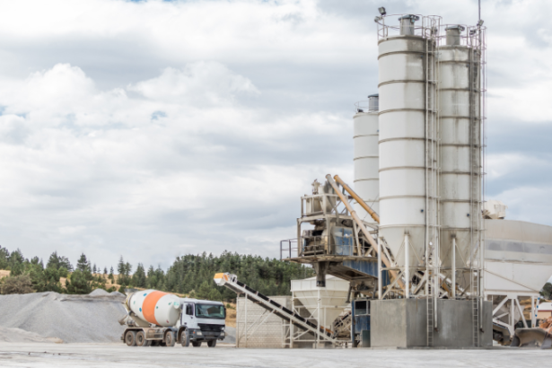 Planejamento financeiro para pequenas indústrias de artefatos de cimento ganha clareza com a análise de Valderci Malagosini Machado sobre organização e crescimento sustentável.